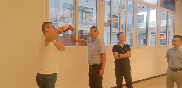 新玻璃大王信义玻璃到访禾维科技，拟开展全面战略合作