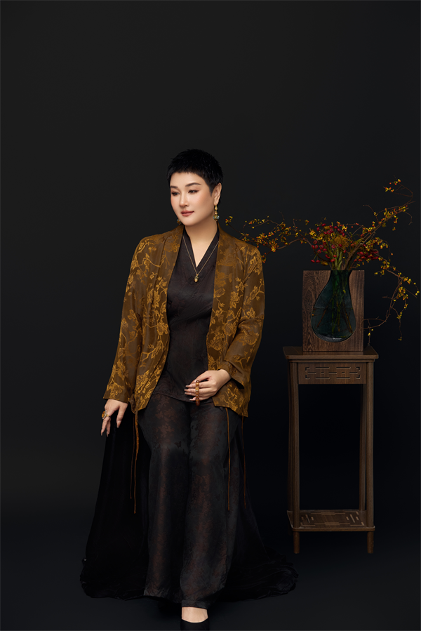 被央视采访的水晶皇后邱栩玟 独创水晶疗愈 赋能大众实现财富婚姻双丰收